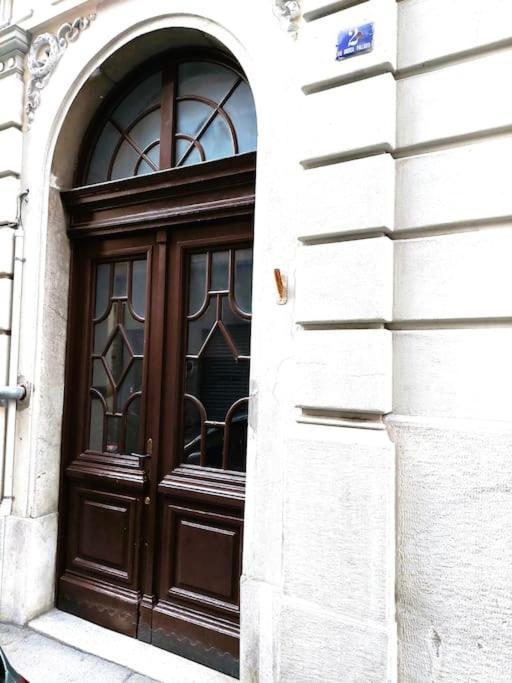 Triestiner Chic Apartamento Exterior foto